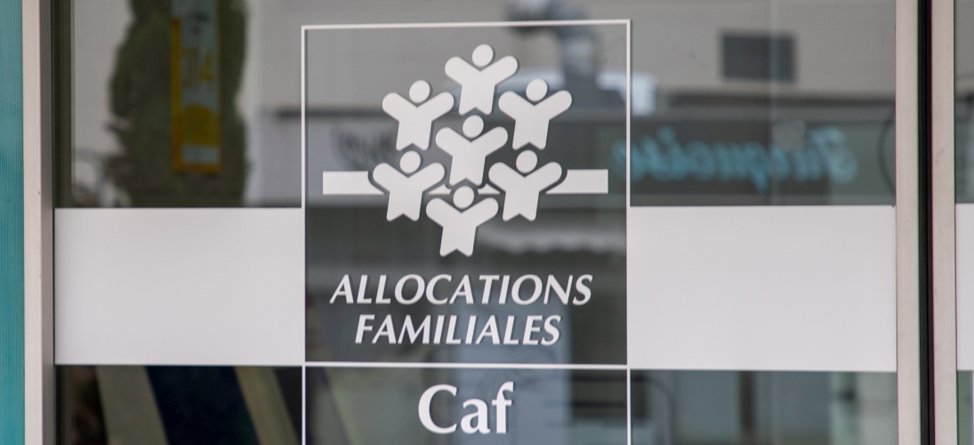 La revalorisation de l’allocation de soutien familial (ASF) a fait diminuer le taux de pauvreté des familles monoparentales.